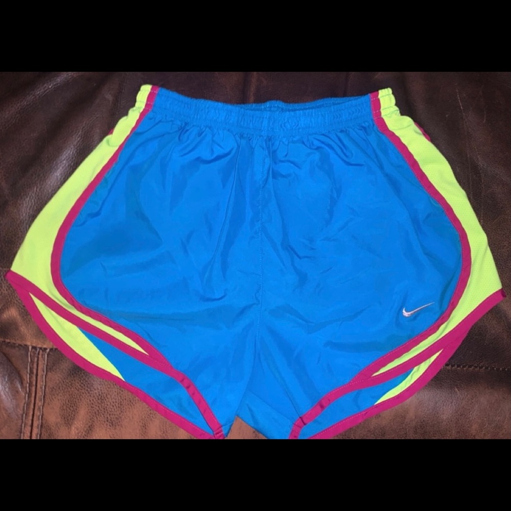 nike women’s shorts
